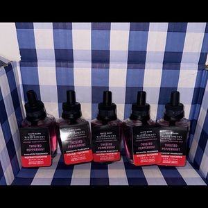 Bath and body Works- Twisted Peppermint wallflower fragrance 5 pack